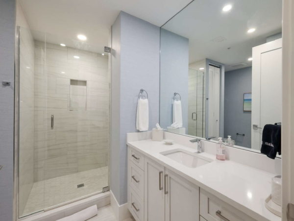 Spectacular Two Bedroom Vacation Condo in Siesta Key